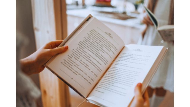 The Ultimate Guide to the Top 10 Life-Changing Books for Personal Transformation in 2025