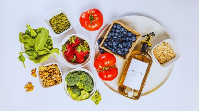 The Ultimate Guide to the Top 10 Anti-Inflammatory Foods for Vibrant Health in 2025