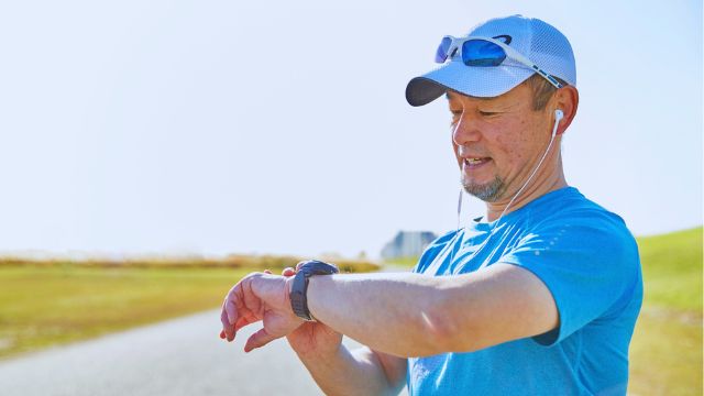 The Ultimate Guide to the Top 10 Fitness Trackers for Health Monitoring in 2025